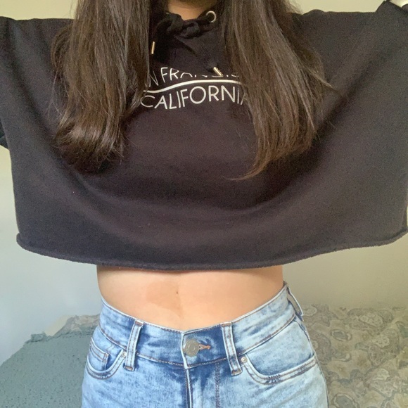 Crop Hoddie - Picture 3 of 3